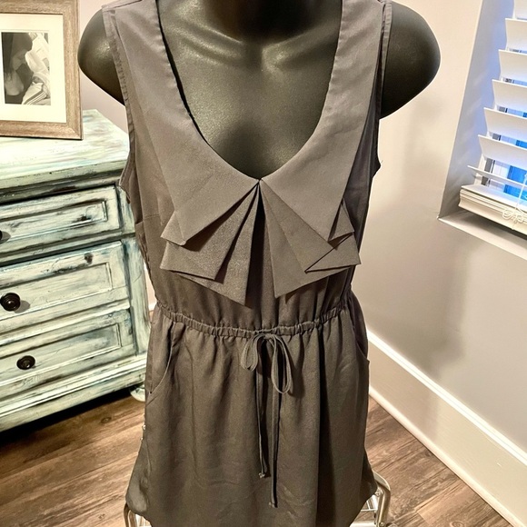 Bebop Sleeveless Grey Dress w/ Pockets - Picture 2 of 6